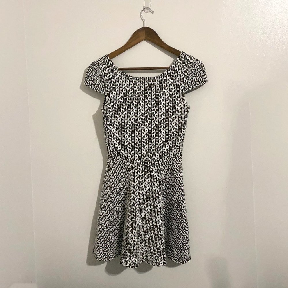 EMERALD SUNDAE Geometric Dress Black and White